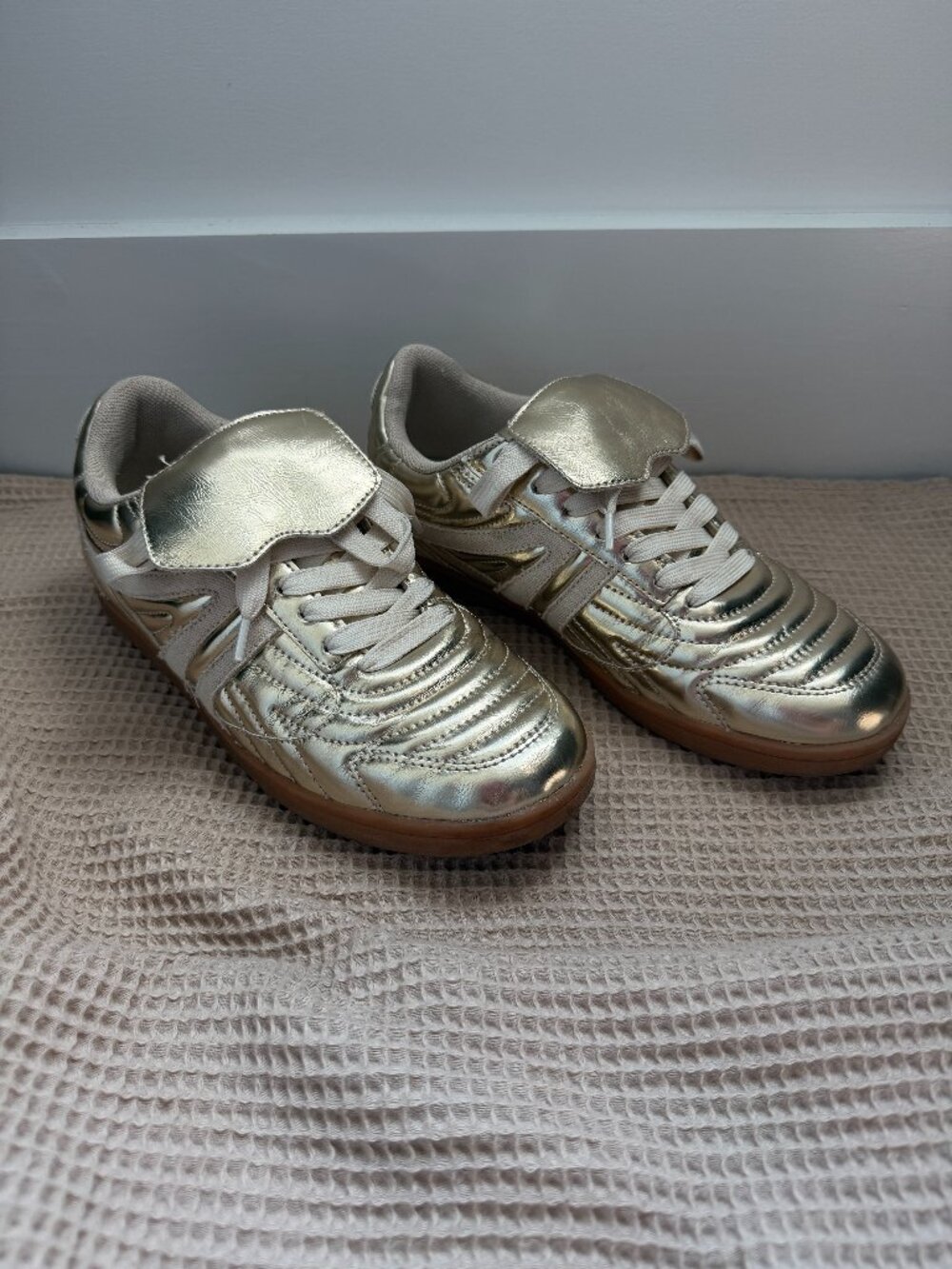 Steve Madden Madrid Metallic Silver Sneakers Size 7